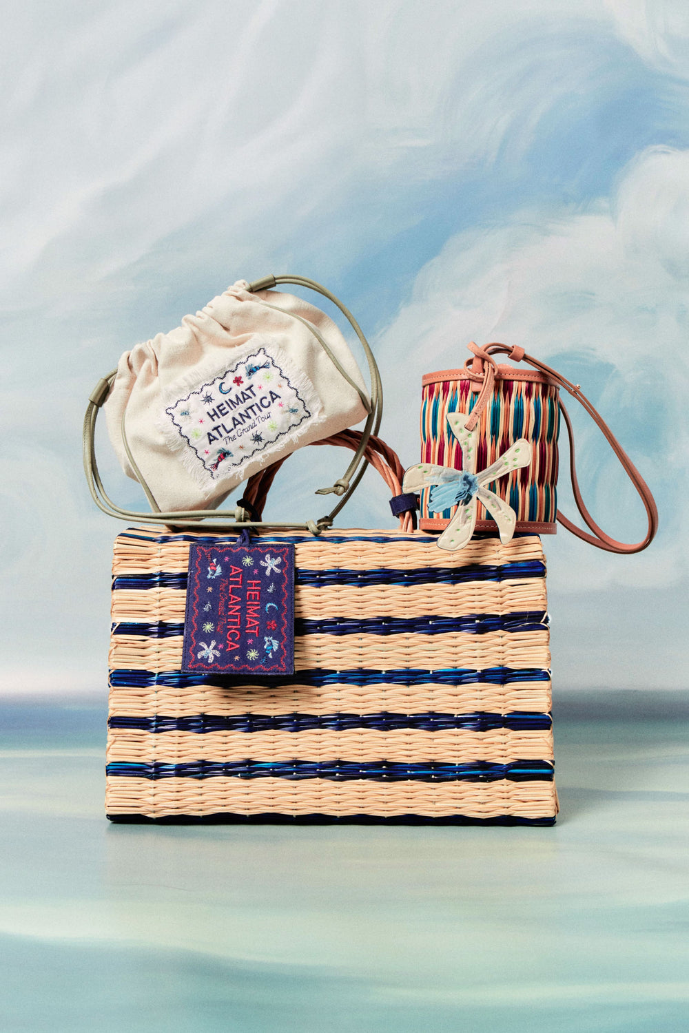 Beach Basket Blue "The Grand Tour"
