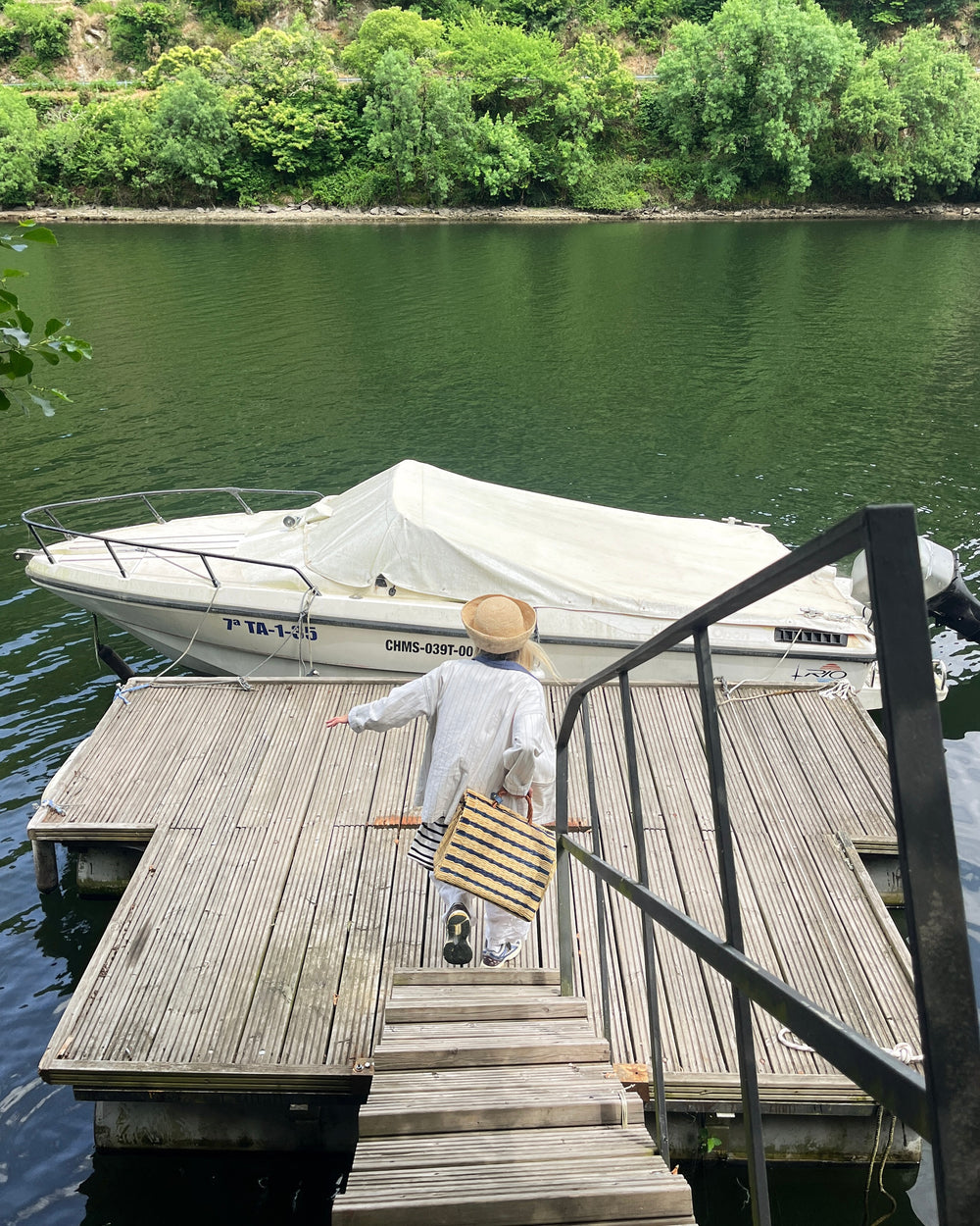 Beach Basket Blue "The Grand Tour"