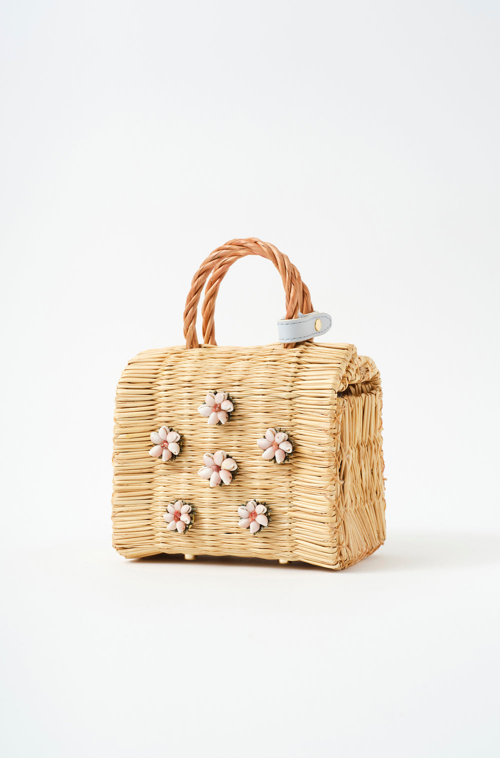 Shella Sky Atlantic Ice basket bag by Heimat Atlantica, handwoven in Portugal and finished in Spain with a pink Atlantic shell and hand embroidery.