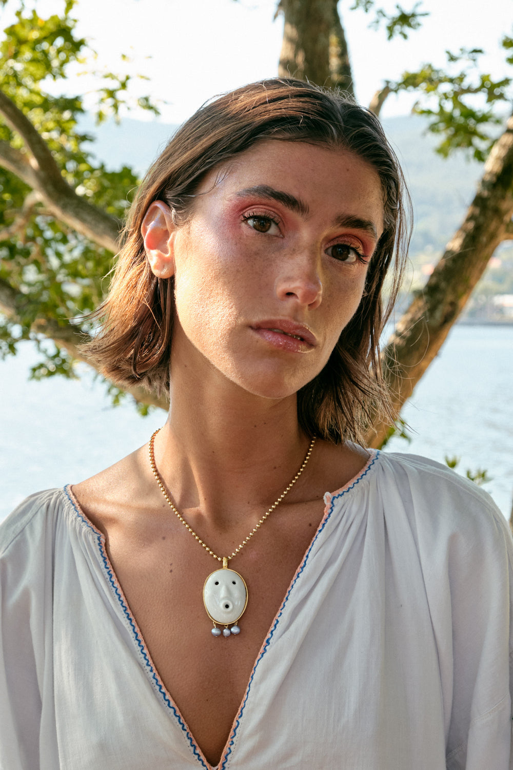 라레즈 네크리스 화이트 & 블루